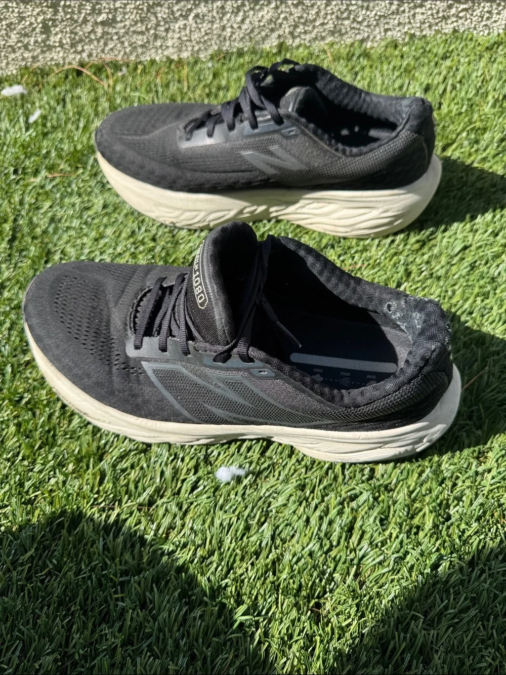 New Balance Men's Black and White Fresh Foam Running Shoes 11 2e